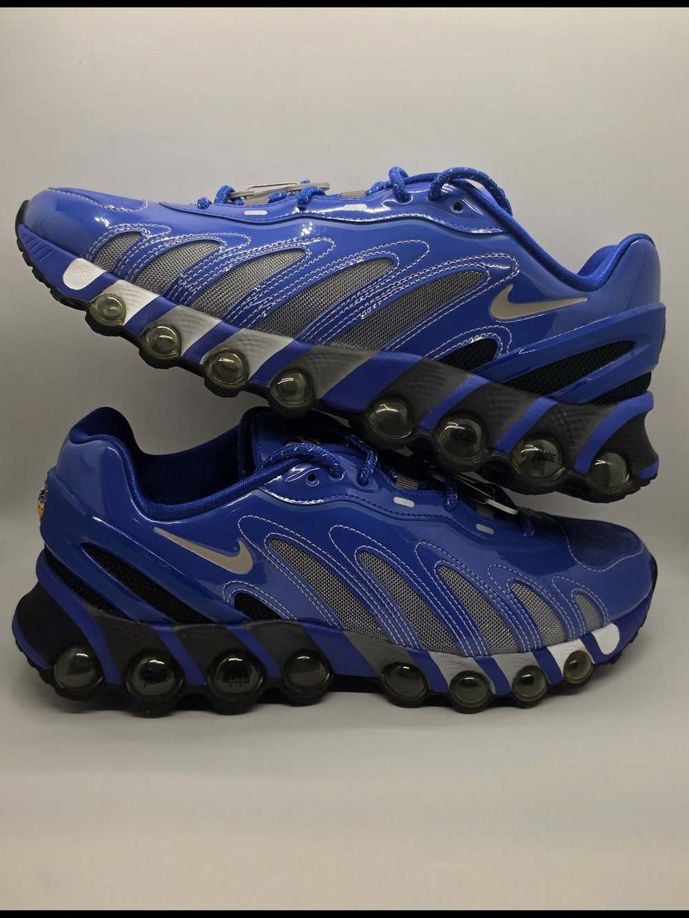 Nike Men’s Electric Blue Sneakers with Silver Swoosh